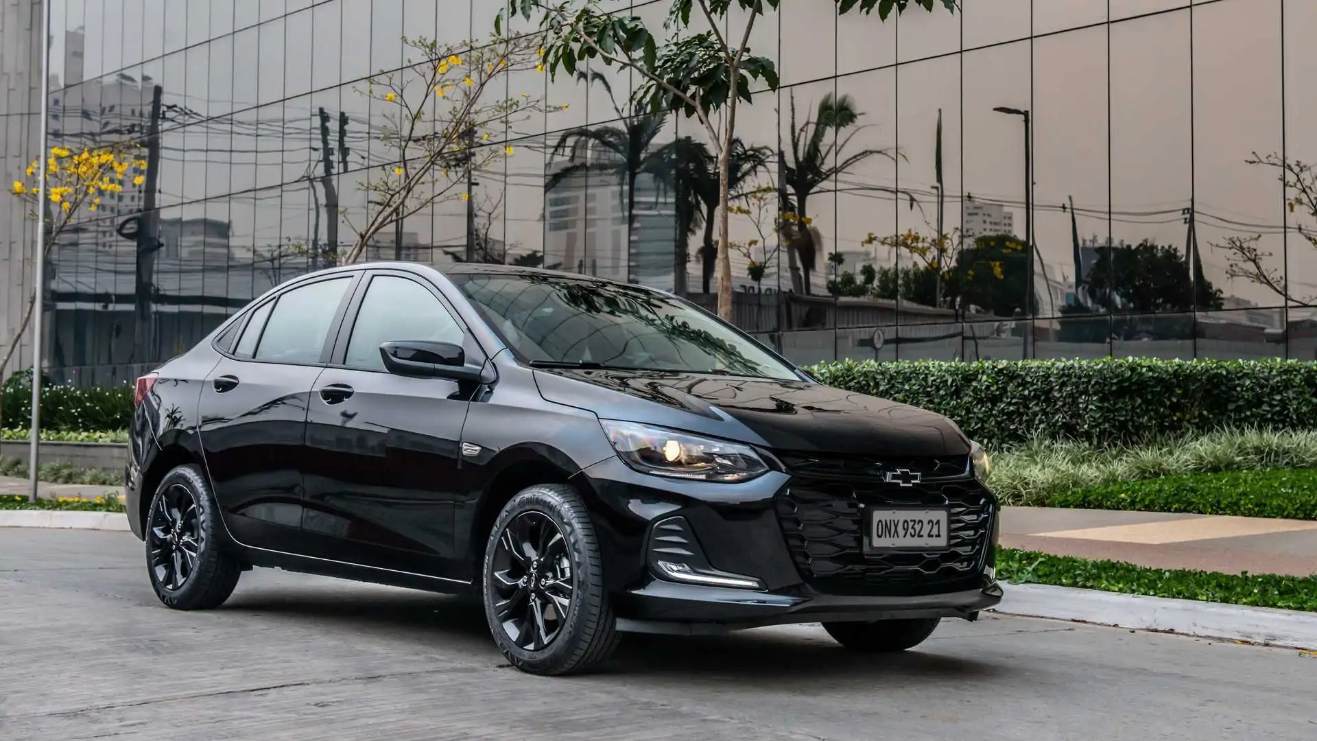 Chevrolet Onix - Foto 2